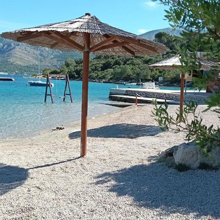 Holiday Home Villa Kastel Zrnovo Buitenkant foto
