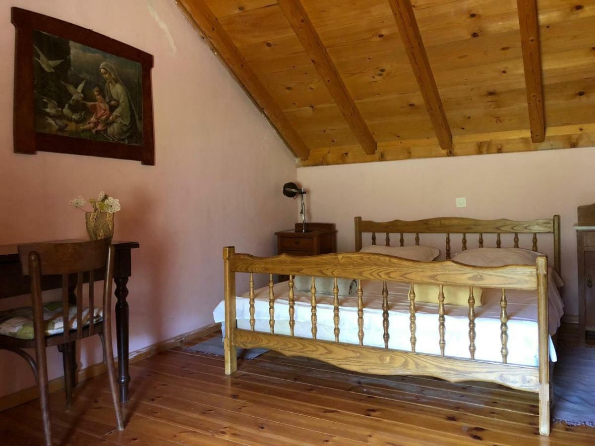 Holiday Home Villa Kastel Zrnovo Buitenkant foto