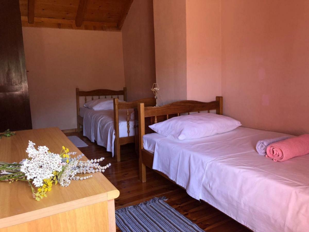 Holiday Home Villa Kastel Zrnovo Buitenkant foto