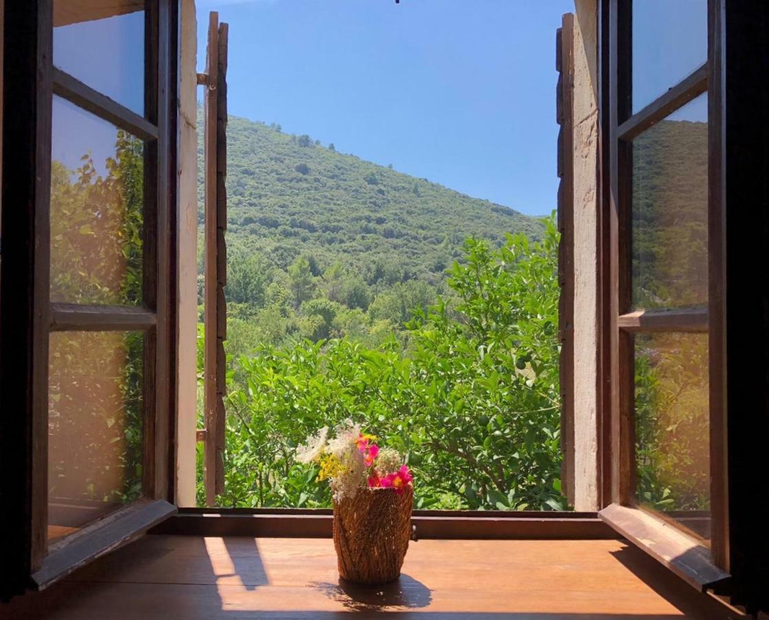 Holiday Home Villa Kastel Zrnovo Buitenkant foto